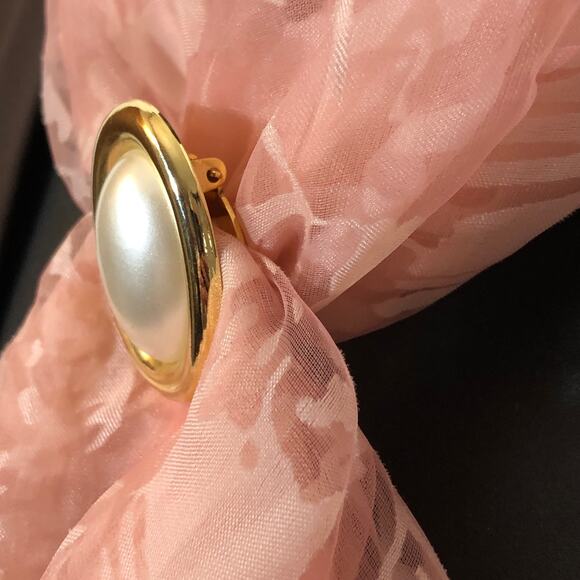Pearl Scarf Clip, Gold Tone Oval Retro Vintage Office Siren Regency - Picture 6 of 7